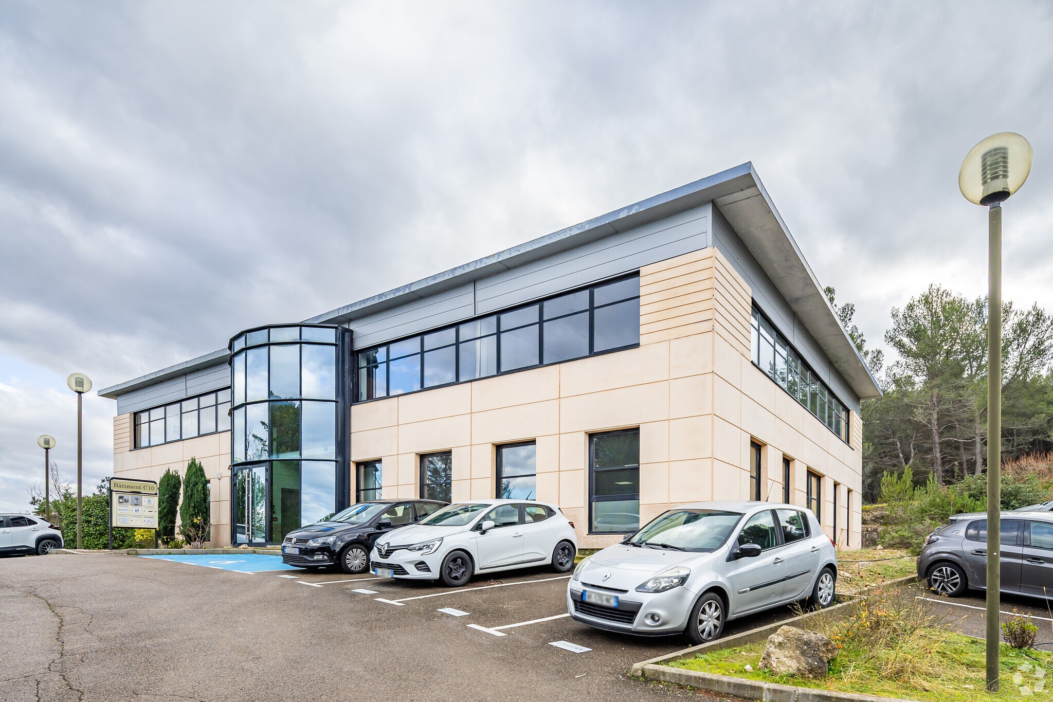 1330 Avenue Jean Rene Guillibert, Aix-en-Provence for lease Primary Photo- Image 1 of 3