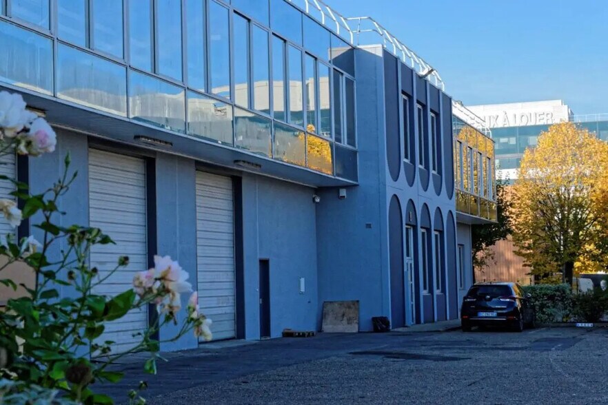 Flex dans Saint-Denis à louer - Photo du bâtiment - Image 2 de 5