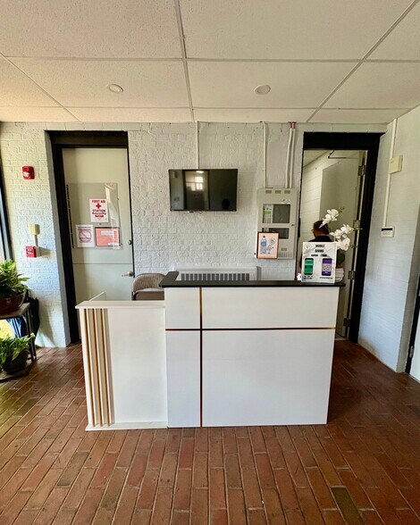43 Jones Rd, Hamden, CT à vendre - Photo du bâtiment - Image 2 de 12