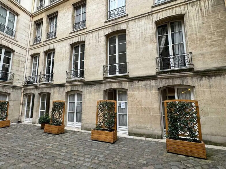Bureau dans Paris à vendre - Photo du bâtiment - Image 3 de 13