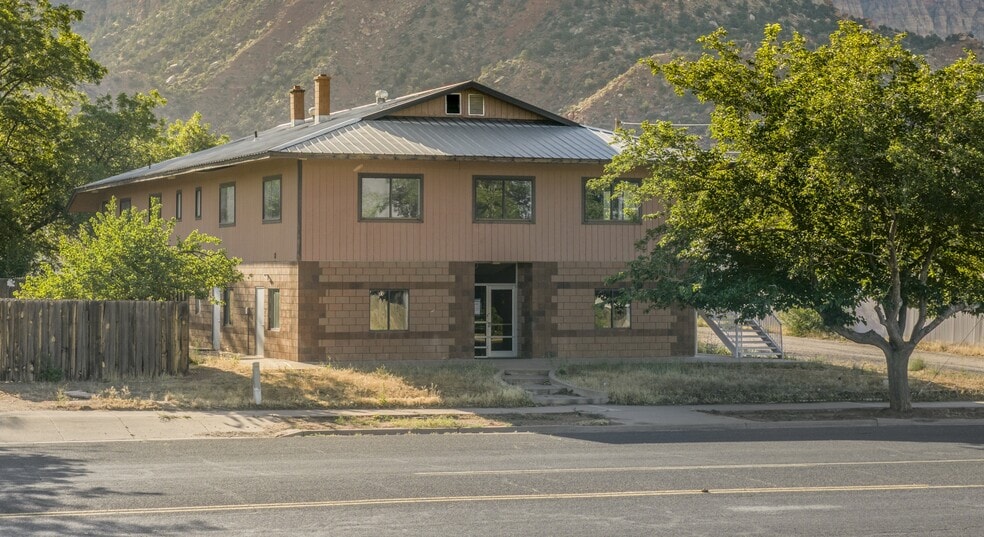 140 Central St, Colorado City, AZ for sale - Primary Photo - Image 1 of 45