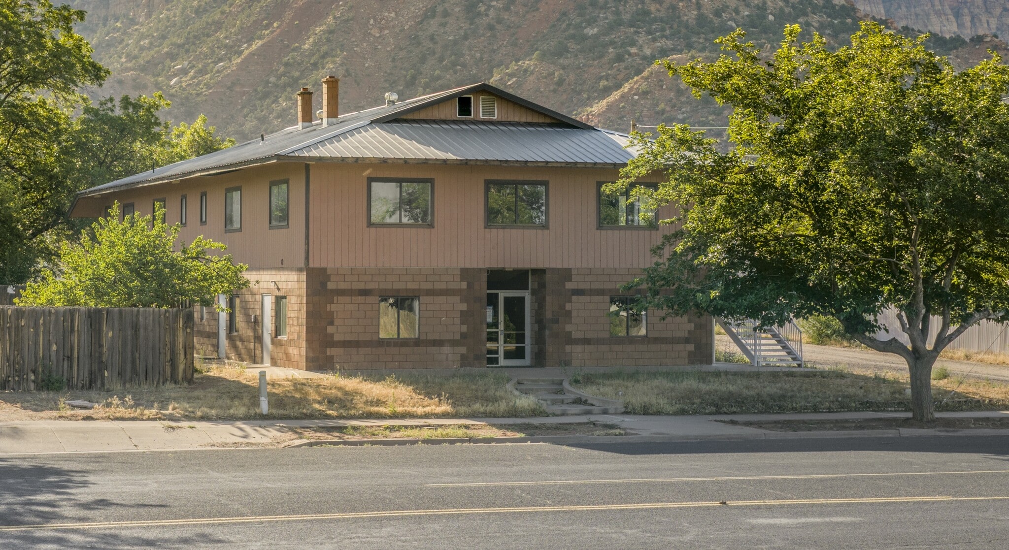 140 Central St, Colorado City, AZ for sale Primary Photo- Image 1 of 46