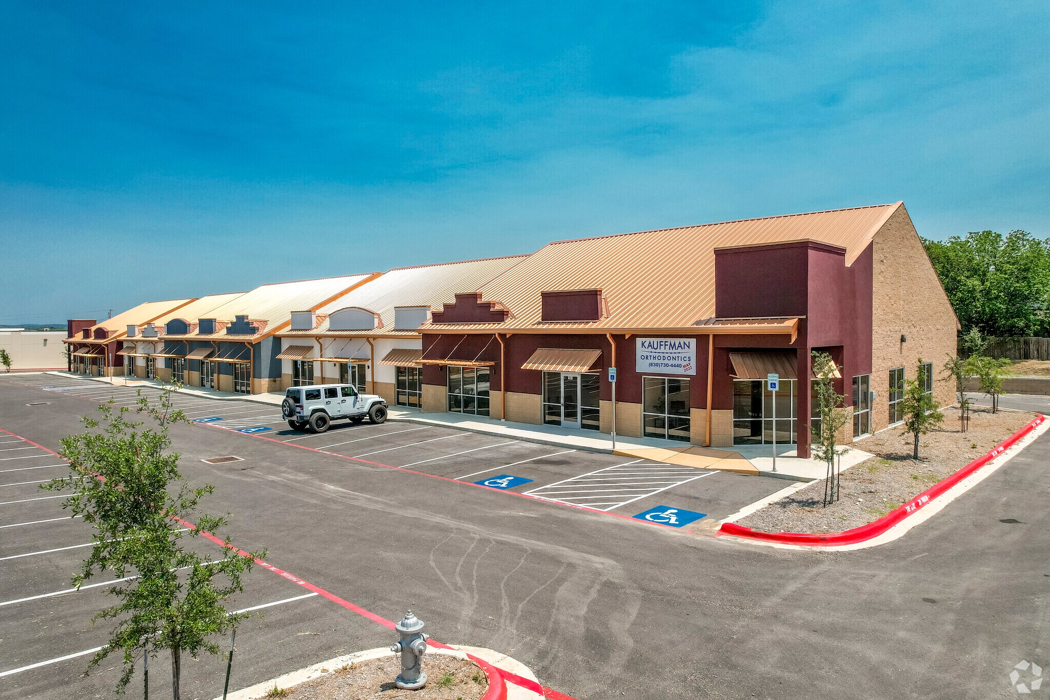 2009 S Walnut Ave, New Braunfels, TX for lease Primary Photo- Image 1 of 29