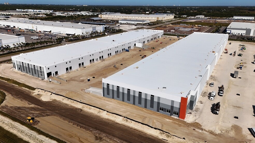 16815 Oriole Rd, Fort Myers, FL for lease - Construction Photo - Image 3 of 6