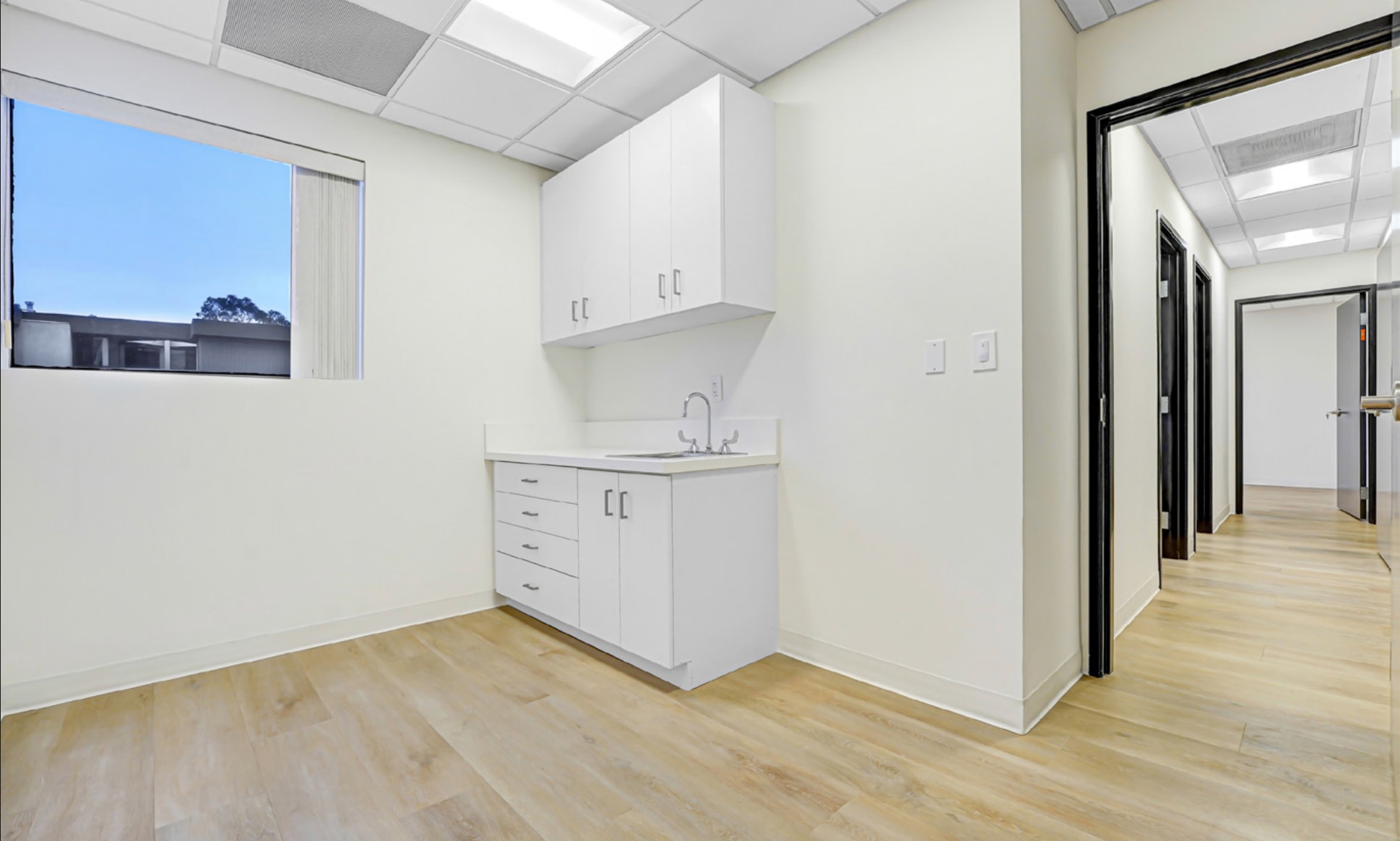 11600 Wilshire Blvd, Los Angeles, CA for lease Interior Photo- Image 1 of 6