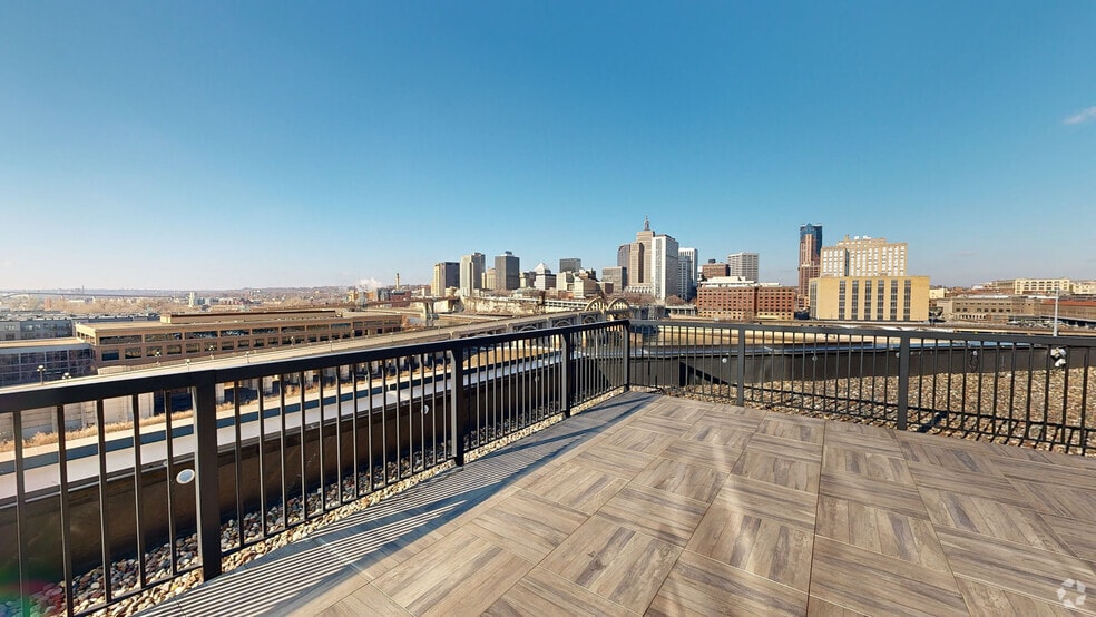 10 River Park Plz, Saint Paul, MN for lease - Matterport 3D Scan - Image 3 of 25