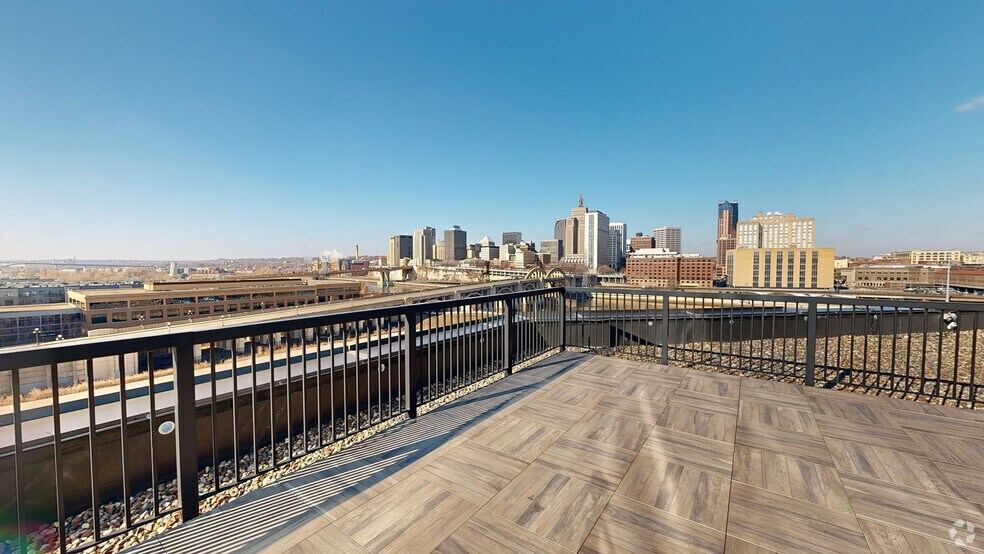 10 River Park Plz, Saint Paul, MN à louer - Numérisation 3D de Matterport - Image 3 de 25