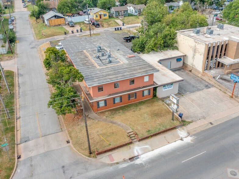 2400 NW 23rd St, Oklahoma City, OK à vendre - Photo du bâtiment - Image 2 de 6