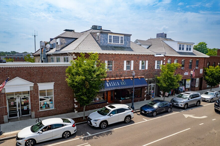 990-992 Great Plain Ave, Needham, MA à vendre - Photo du bâtiment - Image 2 de 6