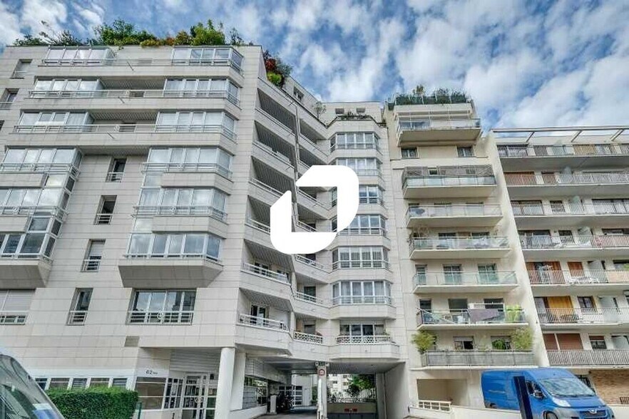 Office in Boulogne-Billancourt for lease - Building Photo - Image 2 of 6