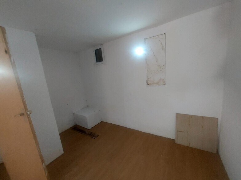 Multifamily in Madrid, Madrid for sale - Interior Photo - Image 3 of 3
