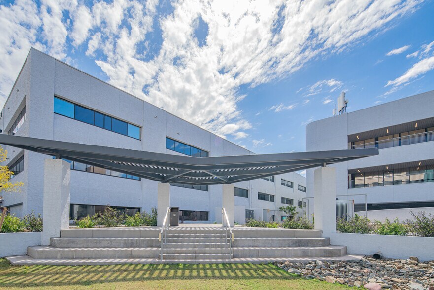 1450 S Dobson Rd, Mesa, AZ à louer - Photo du bâtiment - Image 1 de 37