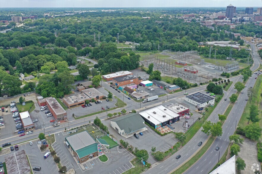 1212 Battleground Ave, Greensboro, NC for lease - Aerial - Image 3 of 31