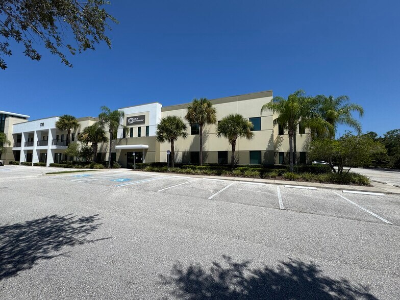 720 N Brooker Creek Blvd, Oldsmar, FL à vendre - Photo du bâtiment - Image 2 de 17