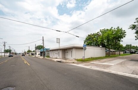220 E Texas Ave, Baytown, TX à vendre - Photo du bâtiment - Image 3 de 12
