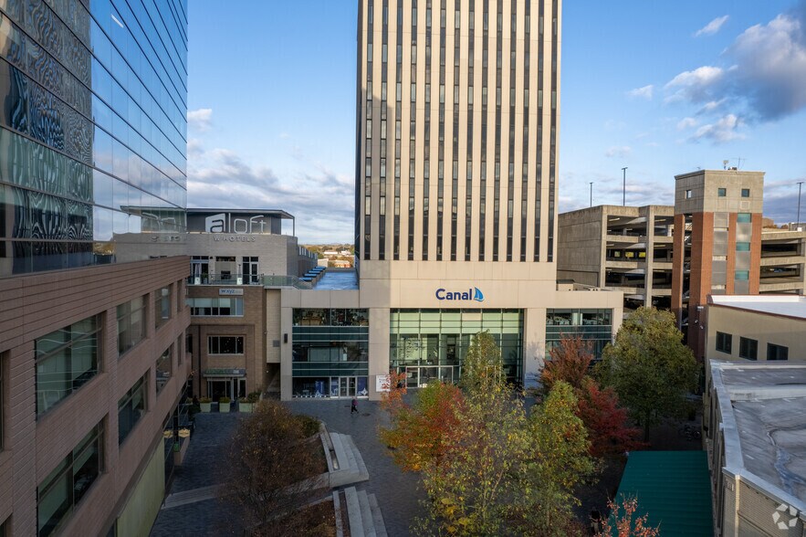 101 N Main St, Greenville, SC à louer - Photo du bâtiment - Image 3 de 13
