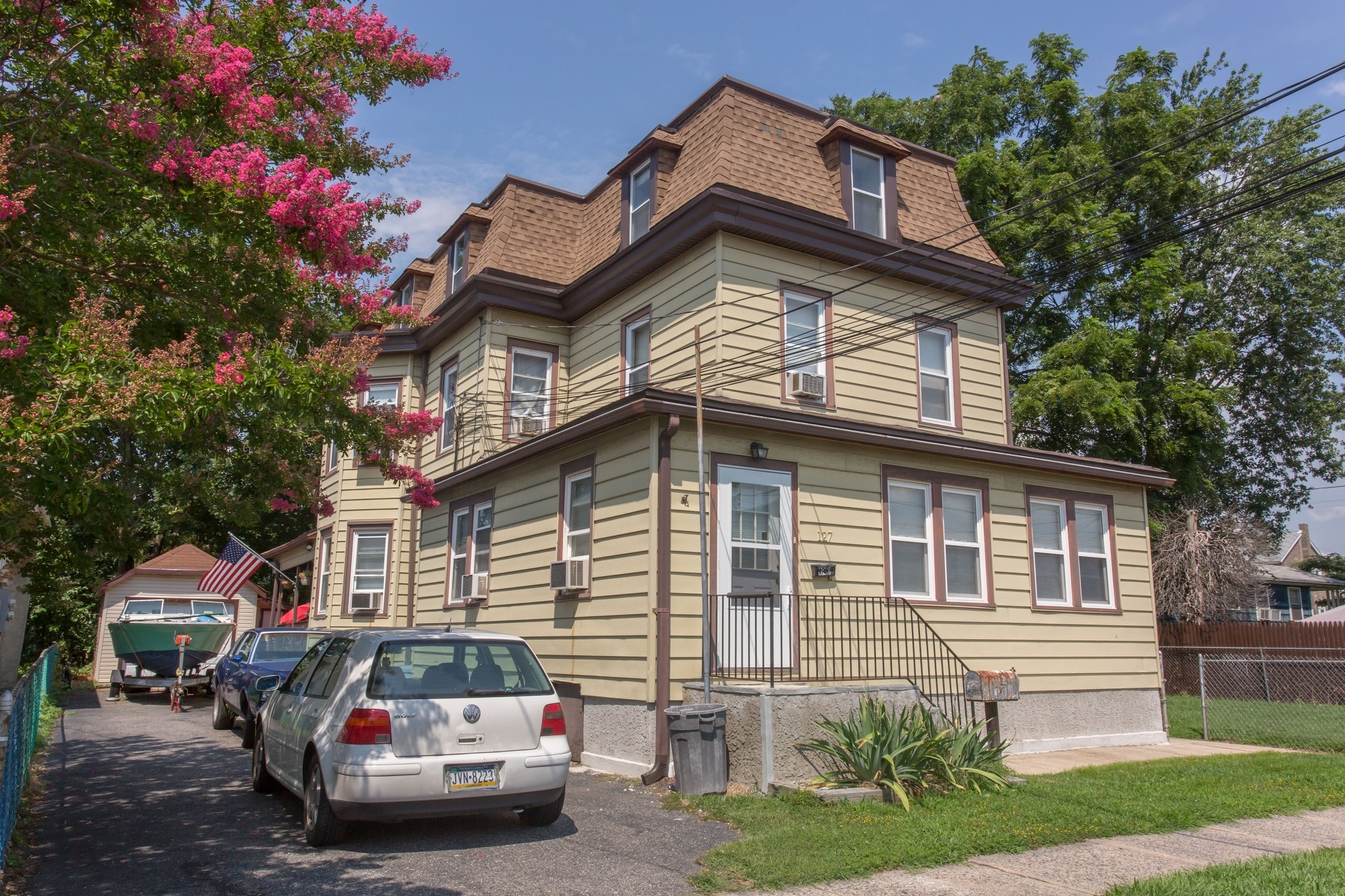 Derby Street Portfolio 2 portfolio of 3 properties for sale on LoopNet.ca Primary Photo- Image 1 of 2