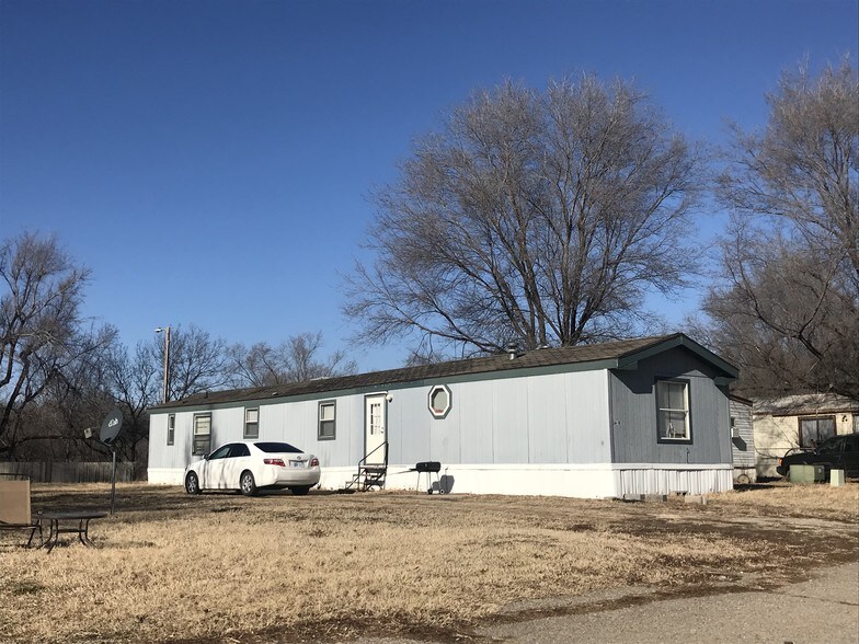 364 Grant Ave, Junction City, KS à vendre - Photo du bâtiment - Image 2 de 8