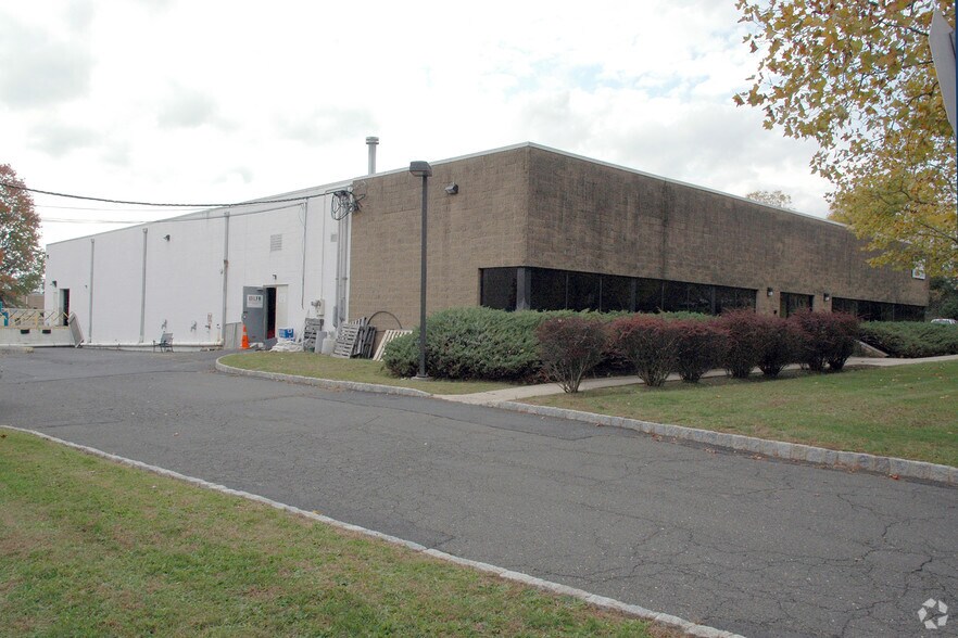 35 Columbia Rd, Branchburg, NJ à vendre - Photo du bâtiment - Image 2 de 3
