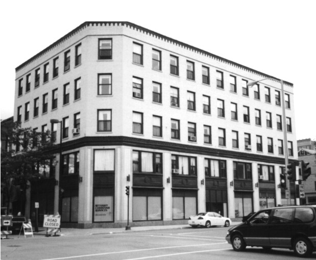 20 Forest Ave, Fond Du Lac, WI à vendre - Photo du bâtiment - Image 2 de 66