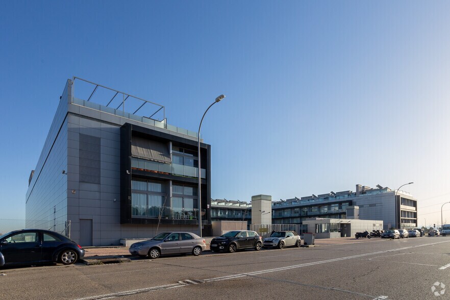 Calle Cerro del Murmullo, 13, Madrid, Madrid à vendre - Photo du bâtiment - Image 3 de 3