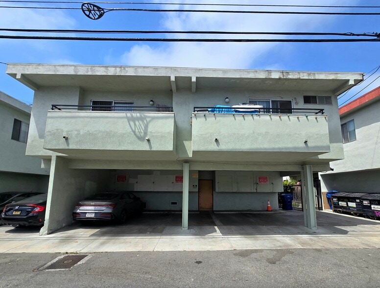 3338 Mentone Ave, Los Angeles, CA à vendre - Photo du bâtiment - Image 3 de 9