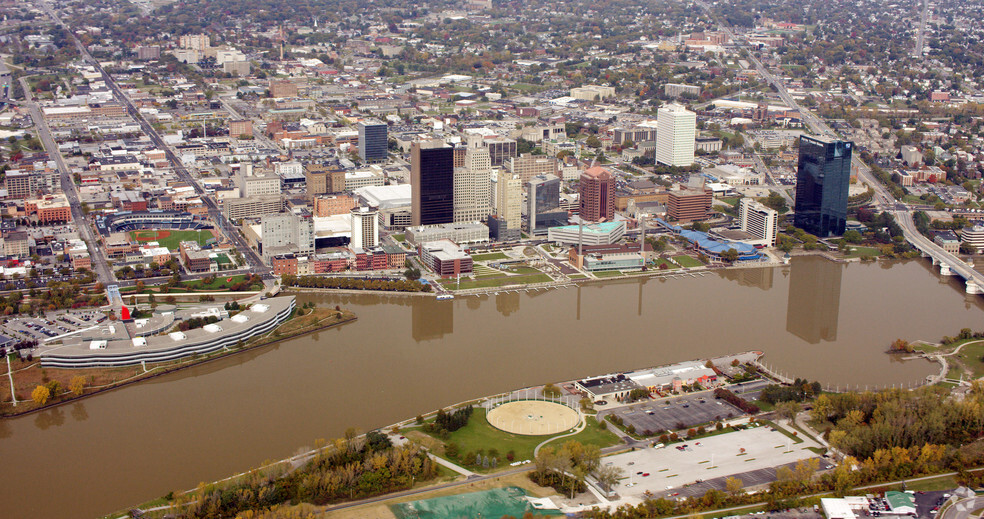 617-621 Adams St, Toledo, OH for lease - Aerial - Image 2 of 6