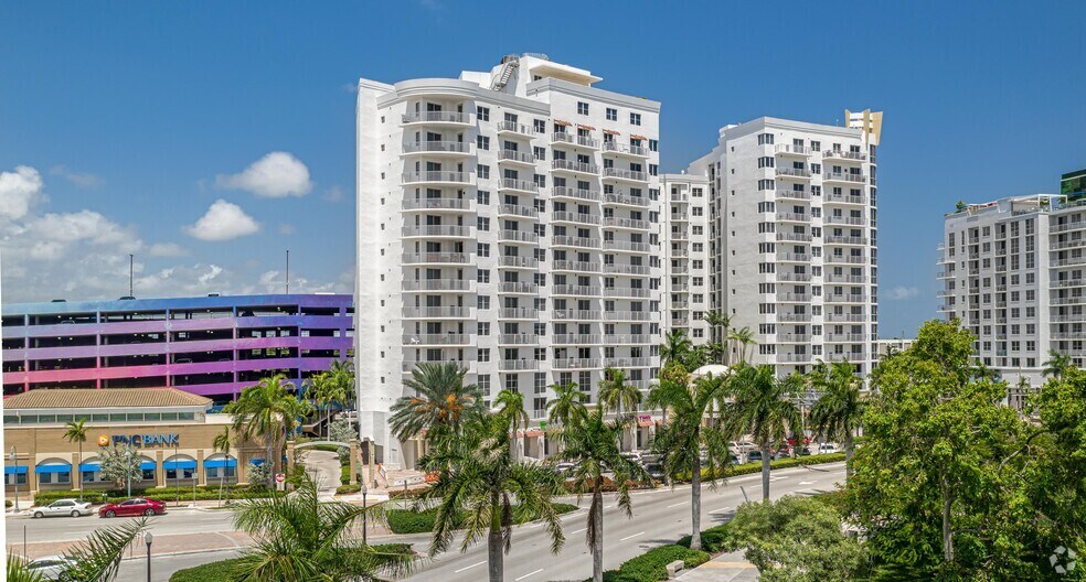 1801-1848 N Young Cir, Hollywood, FL à louer - Photo du bâtiment - Image 3 de 8