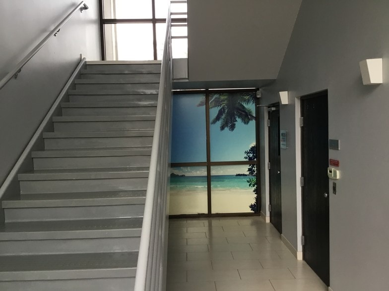 2655 E Oakley Park Rd, Commerce Township, MI for lease - Interior Photo - Image 2 of 5