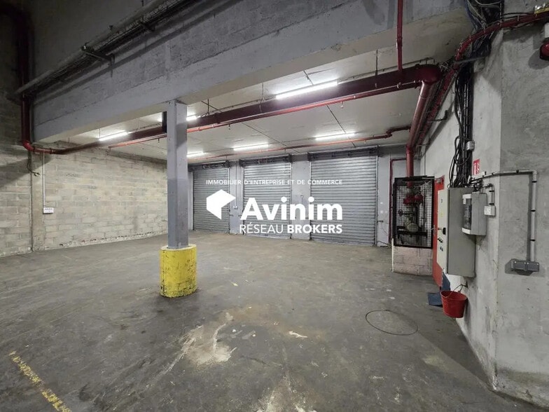 Flex in Marly-la-Ville for lease - Interior Photo - Image 1 of 4