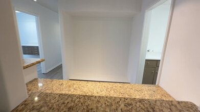 13320 Riverside Dr, Sherman Oaks, CA à louer - Vidéo sur l’inscription commerciale