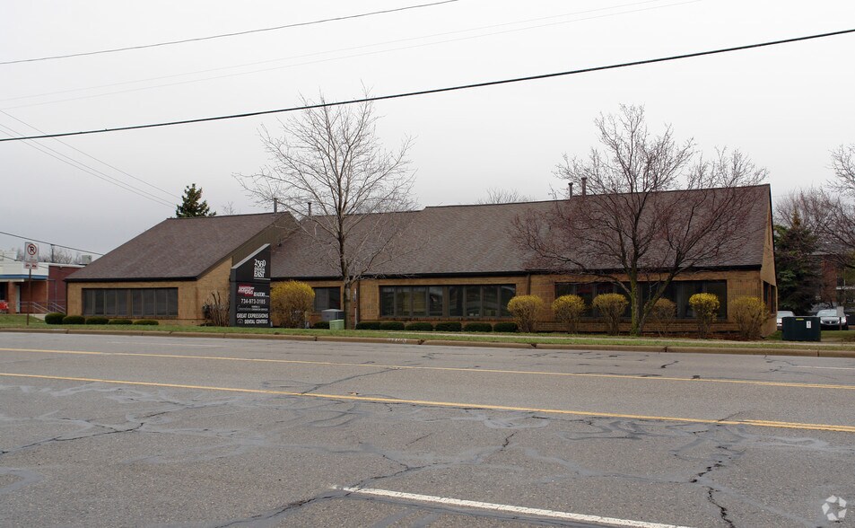 2360 E Stadium Blvd, Ann Arbor, MI for sale - Building Photo - Image 2 of 3