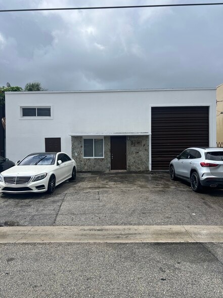 920 W 19th St, Hialeah, FL for sale - Building Photo - Image 1 of 18