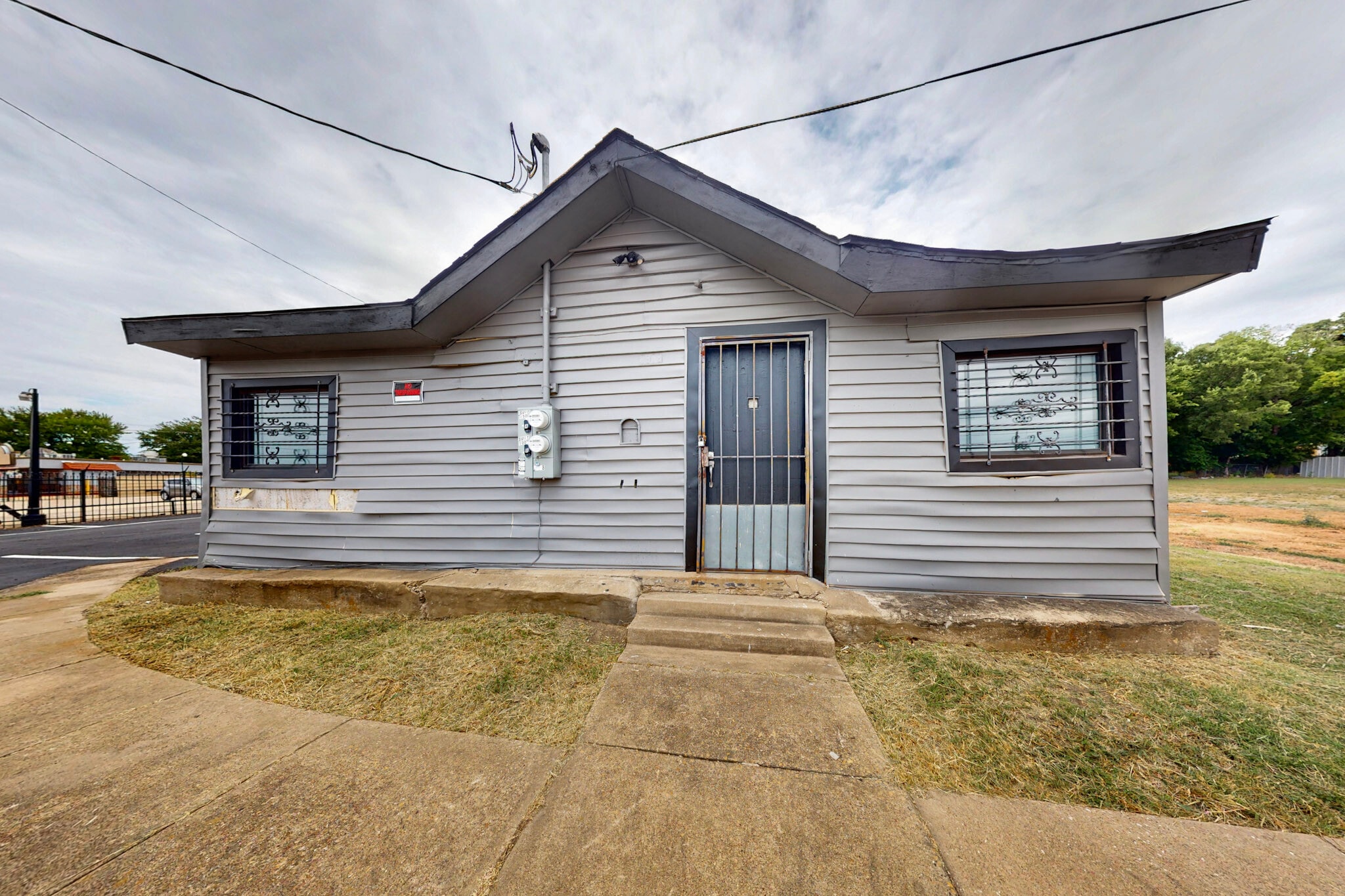 3818 S Lancaster Rd, Dallas, TX for lease Primary Photo- Image 1 of 28