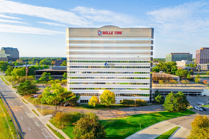 25800 Northwestern Hwy, Southfield, MI for lease - Building Photo - Image 2 of 15