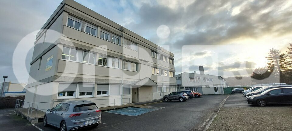 Flex in Nogent-sur-Oise for sale - Building Photo - Image 1 of 4
