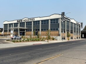 2721 Cesar Chavez Blvd, Fresno, CA for lease Building Photo- Image 1 of 17