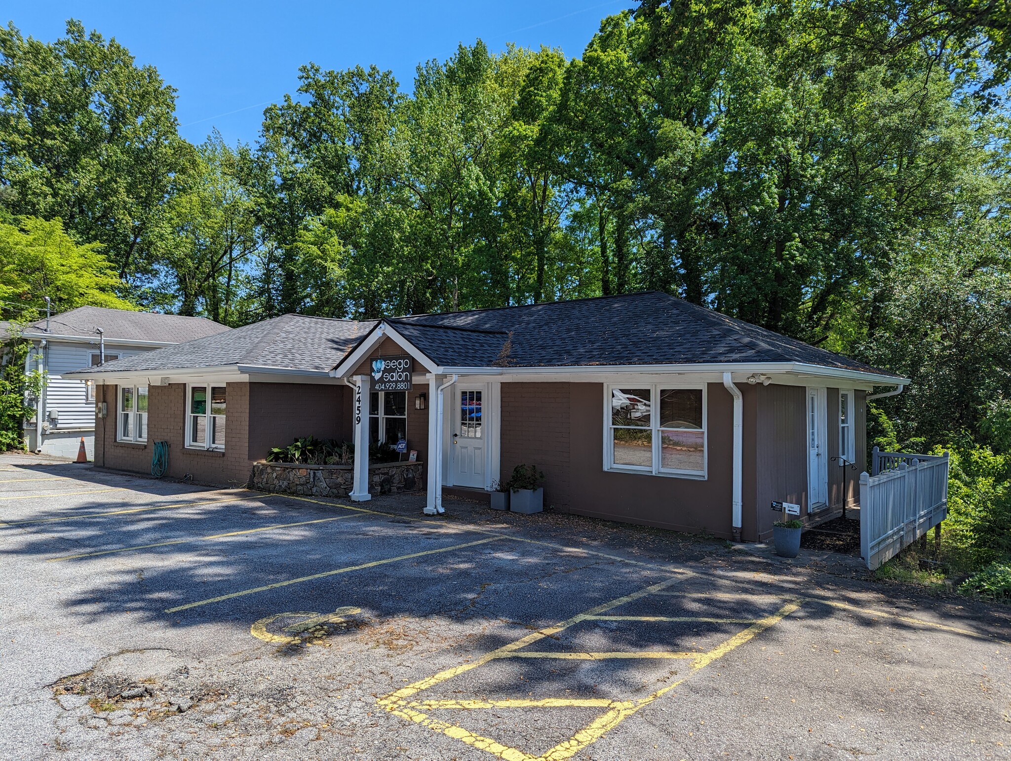 2459 N Decatur Rd, Decatur, GA à vendre Photo du bâtiment- Image 1 de 49