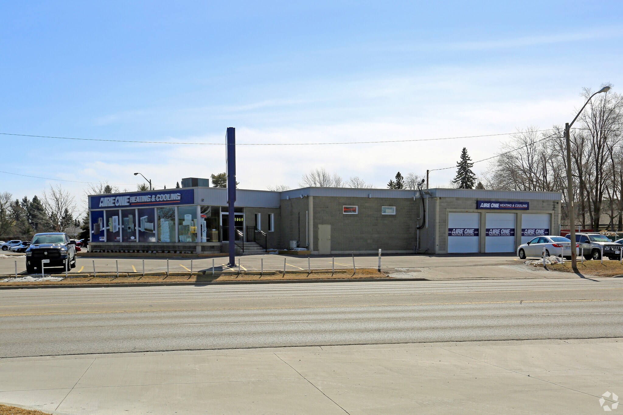 1069 Victoria St N, Kitchener, ON for sale Primary Photo- Image 1 of 1