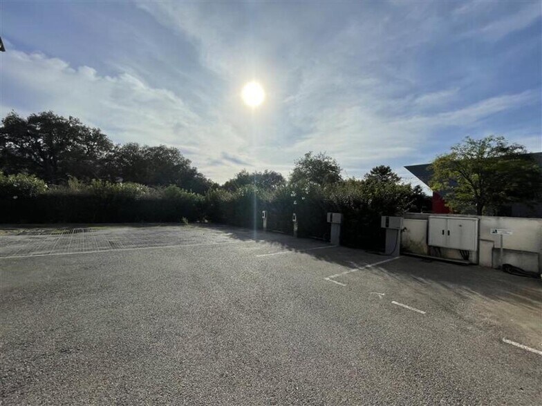 Bureau dans Mudaison à vendre - Photo du bâtiment - Image 2 de 18