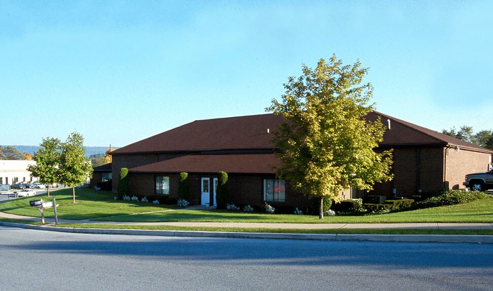 5321 Jaycee Ave, Harrisburg, PA for lease - Building Photo - Image 3 of 9