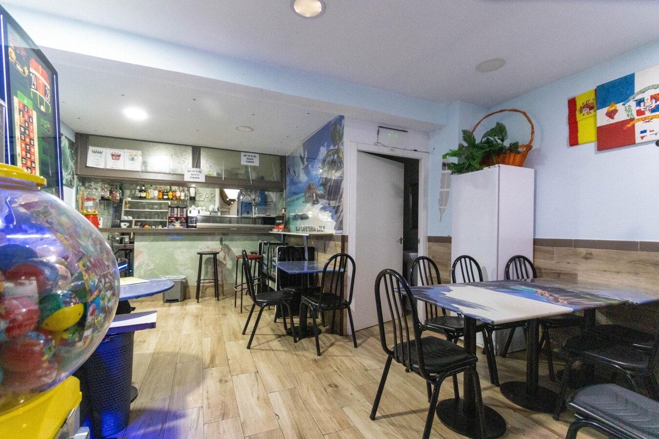 Madrid, MAD 28019 - Unit IZ - - Interior Photo - Image 2 of 11