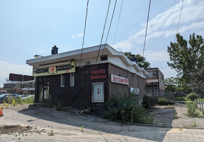 3537 St Clair Ave E, Toronto, ON à vendre - Photo du bâtiment - Image 2 de 4