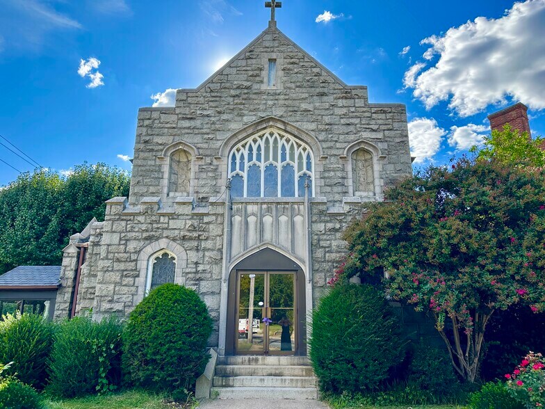 600 Cooks Ln, Baltimore, MD à vendre - Photo du bâtiment - Image 3 de 59