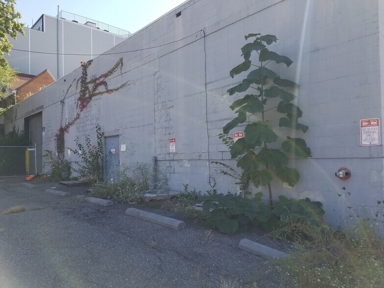 901 Evarts St NE, Washington, DC à louer - Photo du bâtiment - Image 2 de 16