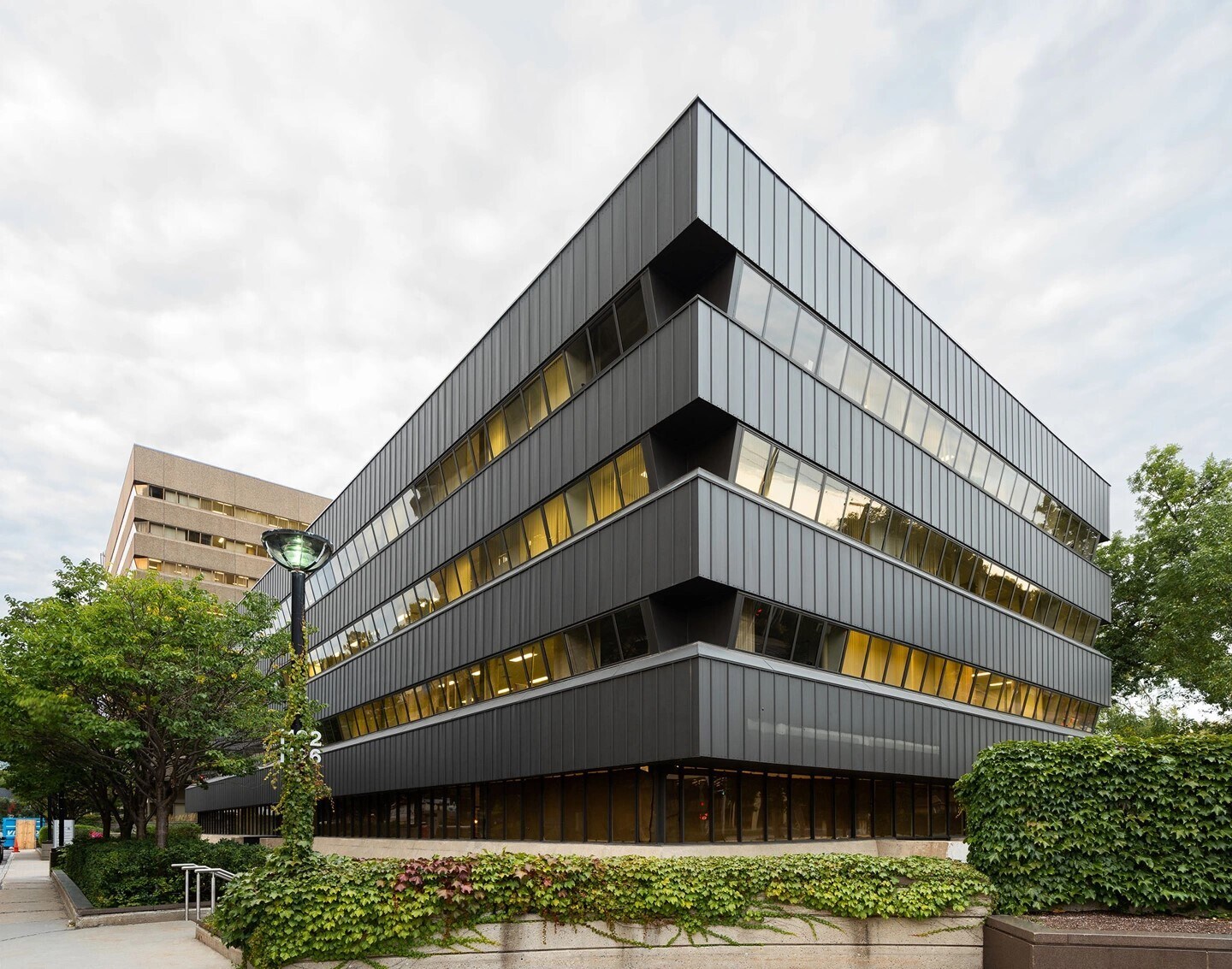 1122 Grande Allée O, Québec, QC à louer Photo principale- Image 1 de 2