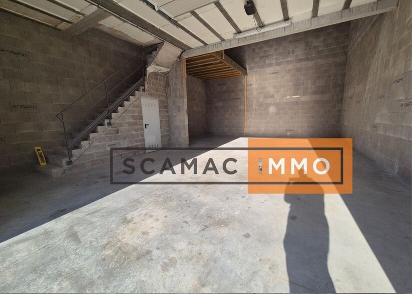 Industrial in Compans for lease - Interior Photo - Image 2 of 5