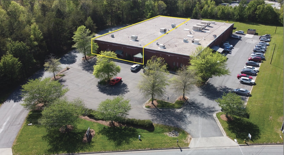 2534 Empire Dr, Winston-Salem, NC for lease - Building Photo - Image 2 of 3