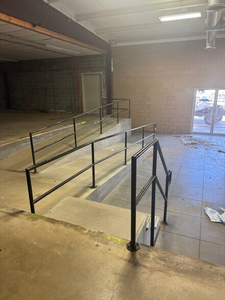 100 East Main St, Hallsville, TX for lease - Building Photo - Image 3 of 11