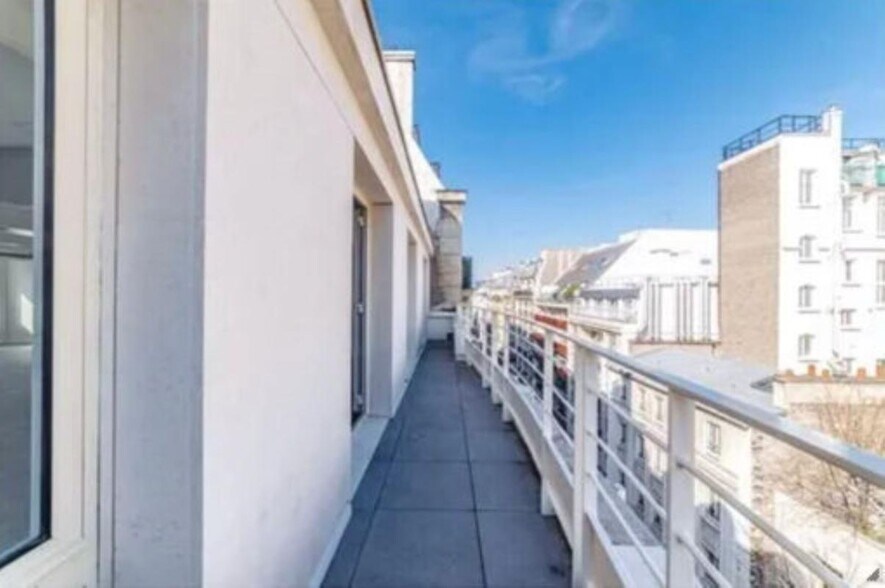 11 Rue Galvani, Paris à louer - Photo du bâtiment - Image 2 de 10